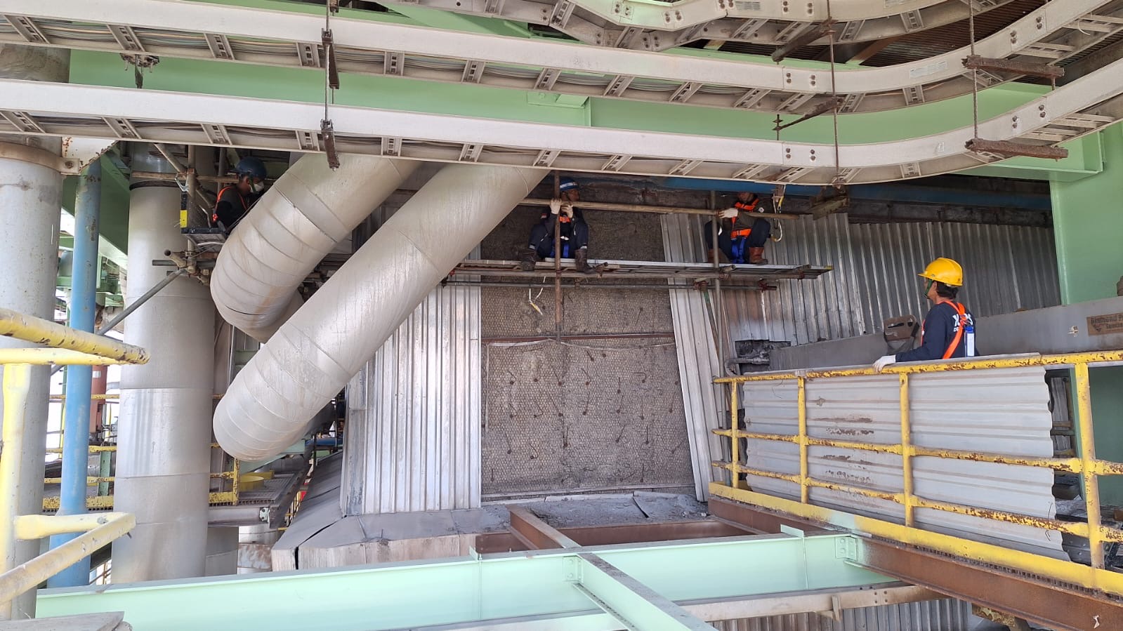 PT Hengki Citra Tehnik Melaksanakan Pekerjaan Isolasi boiler PT Tanjungenim Lestari Pulp & Paper